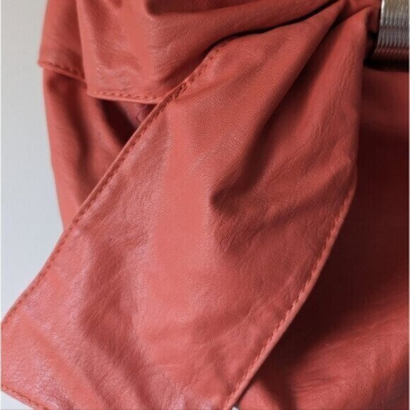 Large coral bow faux leather hobo bag - Picture 3 of 8